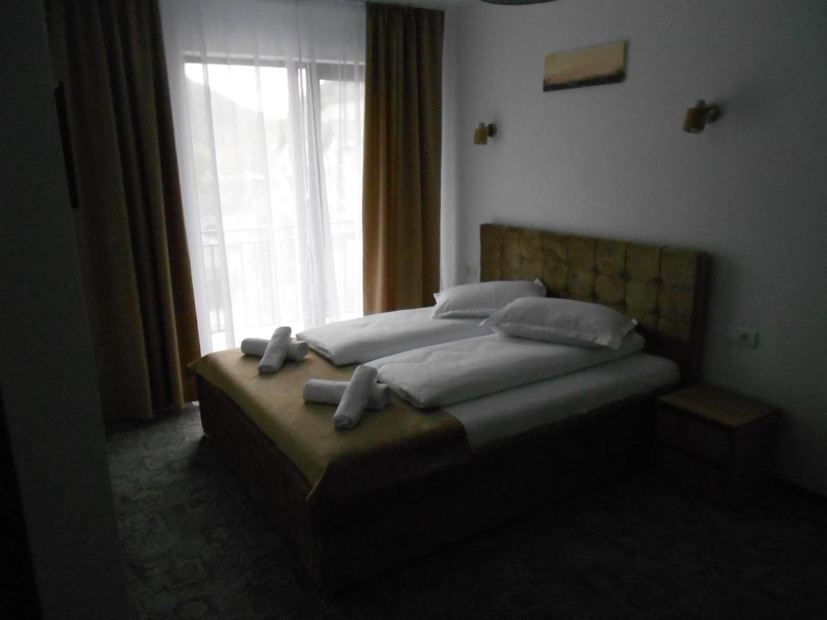 Andrana Hotel Căciulata Kültér fotó